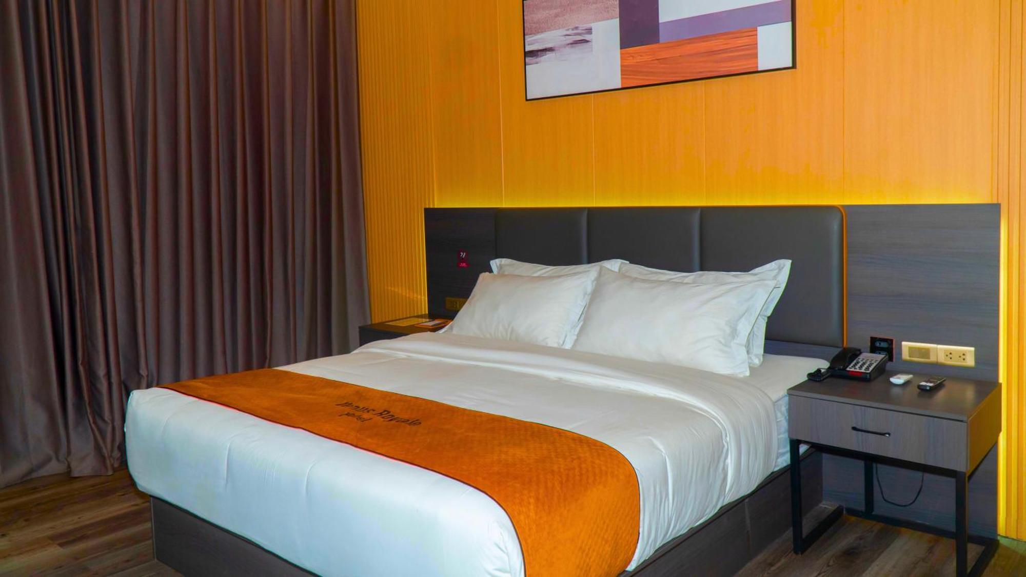 Venus Royale Hotel Coron Exterior photo
