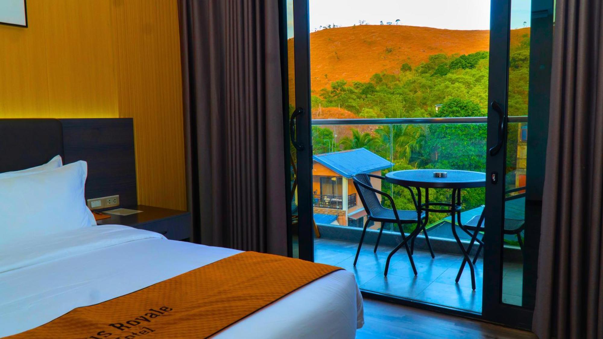 Venus Royale Hotel Coron Exterior photo